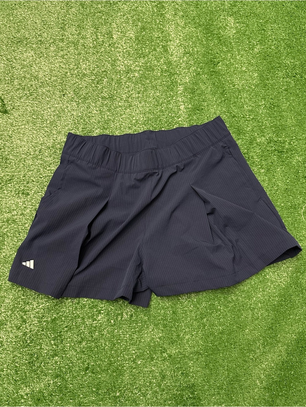 adidas Women’s Go-To Pleated Shorts – Collegiate Navy – Size Large – NWT